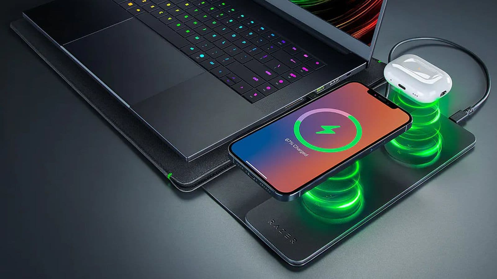 Razerがワイヤレス充電機能付きMagSafe対応ノートPC用スリーブを発売